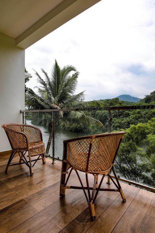 Thenmala Hormuz Inn Kolattupuzha Bagian luar foto