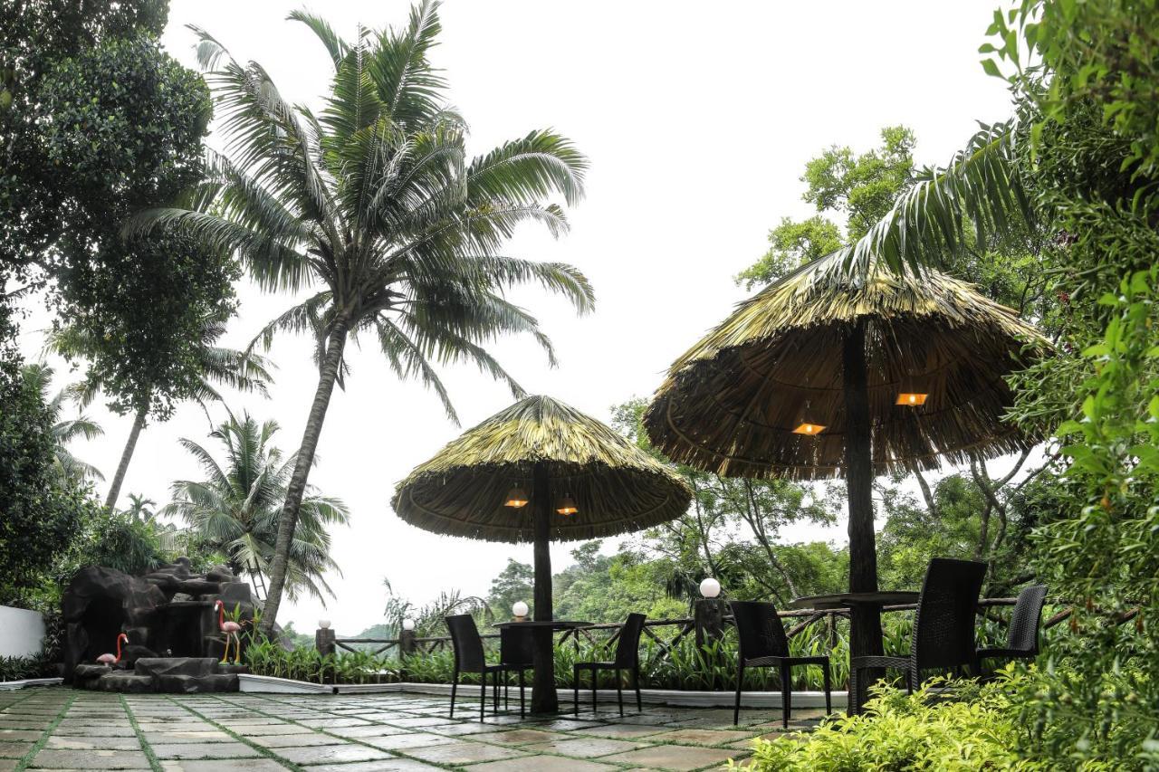 Thenmala Hormuz Inn Kolattupuzha Bagian luar foto